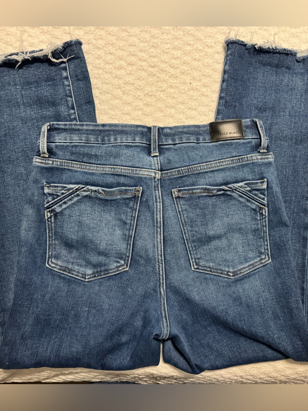 Buckle Black cropped jeans 29x28